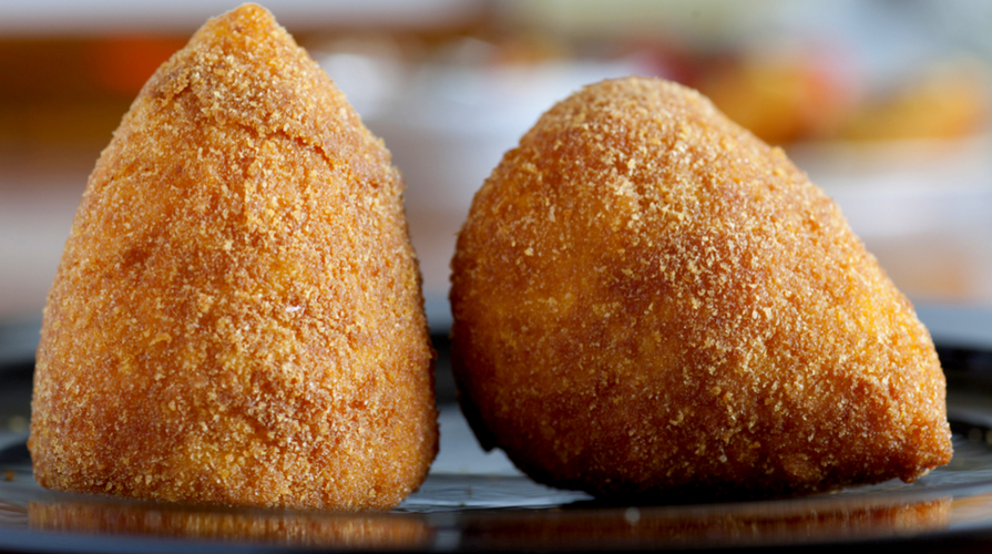 Arancino o arancina: a ciascuno il suo